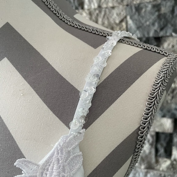 Wedding gown - Picture 5 of 8